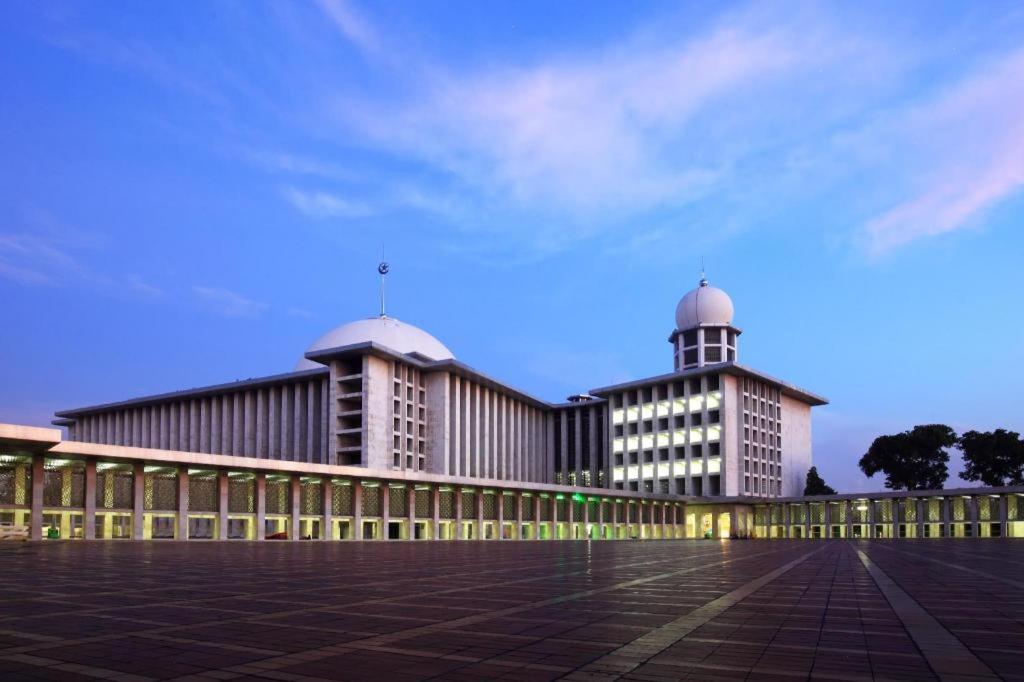Hi Hotel Senen Giacarta Esterno foto