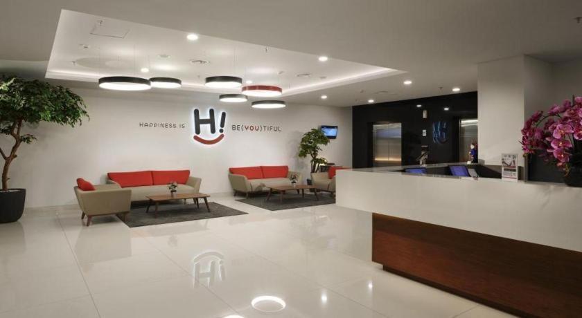 Hi Hotel Senen Giacarta Esterno foto